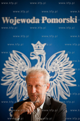 Gdansk. Pomorski Urzad Wojewodzki. Sala Kominkowa....