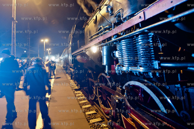 Gdansk. Dworzec Glowny PKP. Turystyczny pociag niemiecki...