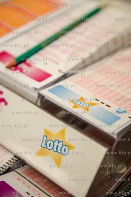 Gdansk. Ujescisko. Punkt Lotto znajdujacy sie w sklepie...