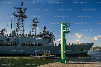 Port Wojenny w Gdyni Oksywiu. Przywitanie powracających...