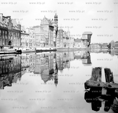 Dlugie Pobrzeze nad Motlawa w Gdansku widzine od strony...