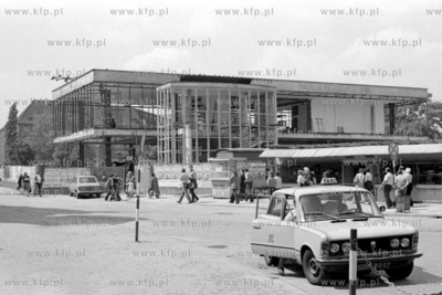 Przebudowa na siedzibę biura obsługi pasażerów...