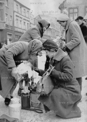 Na tczewskim rynku.
11.01.1963
0006792z
Fot. Zbigniew...