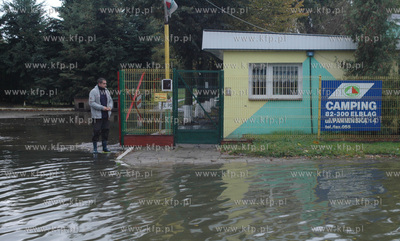 Elblag. Silny polnocny wiatr i opady deszczu spowodowawy...