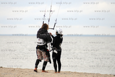 Rewa - pomorski raj dla fanow windsurfingu i kitesurfingu.
26.09.2009
fot....