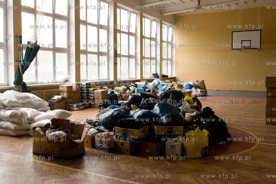 Gabin woj.mazowieckie NZ Dary dla powodzian gromadzone...