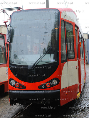 Gdansk.Wrzeszcz. Zajezdnia tramwajowa ZKM. Nowy tramwaj...