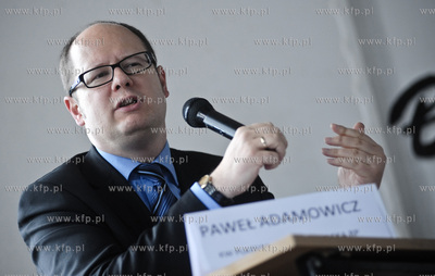 Debata z kandytadami na prezydenta miasta Gdansk w...