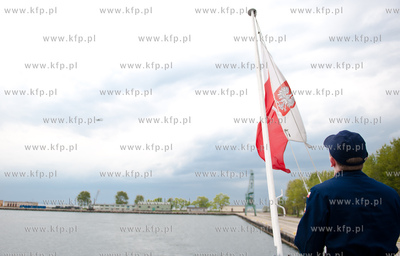 Zatoka Gdanska. Rejs okretem Marynarki Wojennej ORP...