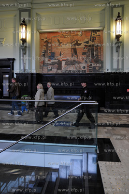 Dworzec kolejowy Gdynia Glowna oddany do uzytku po...