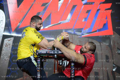Hala Sportowo - Widowiskowa w Rumi. 50. Gala Armwrestligu...