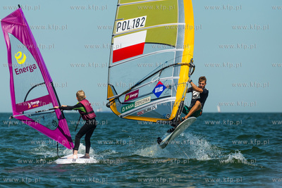 Plaza w Sopocie, przy Sopockim Klubie Zeglarskim. Briefing...