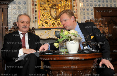 Gdansk. Dwor Artusa. Areopag Gdanski. Debata Dobrobyt...