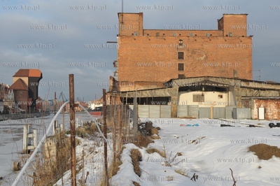 Gdansk. Wyspa Spichrzow. Nz. widok na Motlawe i stary...