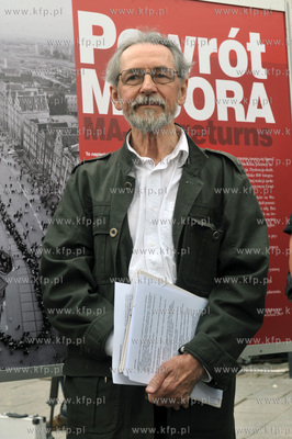 Otwarcie wystawy plenerowej "Powrot Majora" na Dlugim...