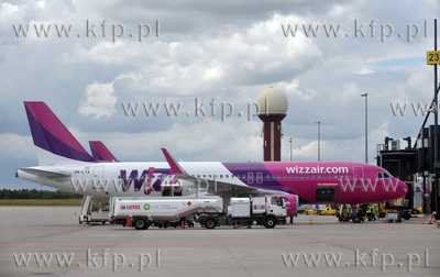 Port Lotniczy Gdansk. Samoloty linii wizzair 01.07.2014...