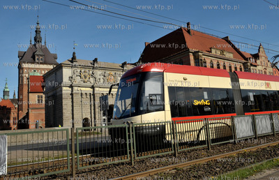 Gdansk. Tramwaj Pessa na ul. Waly Jagiellonskie, w...