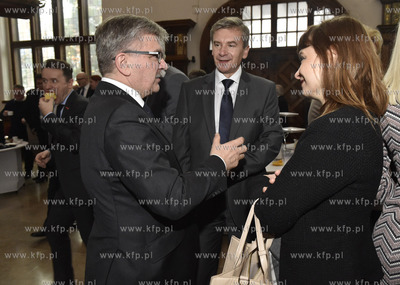 Gdańsk, Dwór Artusa. Noworoczna lampka szampana,...