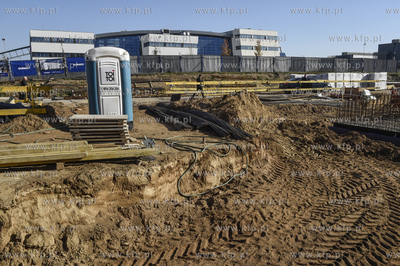 Uroczyste wmurowanie aktu erekcyjnego pod nowy budynek...