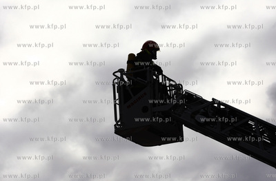 Sopot. Cwiczebna ewakuacja poczty przy ul. Kosciuszki....