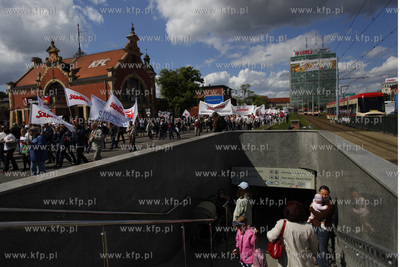 Gdansk. Manifestacja przedstawicieli NSZZ Solidarnosc...