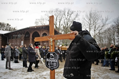 Cmentarz garnizonowy w Gdansku. Pogrzeb pilkarza i...