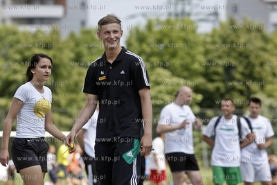 Gdansk Zaspa. Pilkarski turniej dzikich druzyn Do przerwy...