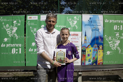 Gdansk Zaspa. Pilkarski turniej dzikich druzyn Do przerwy...