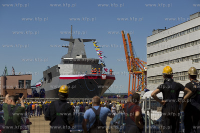 Stocznia Marynarki Wojennej w Gdyni. Wodowanie i chrzest...