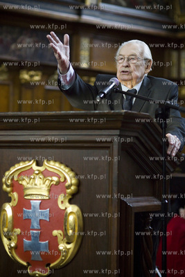 Gdańsk. Dwór Artusa. Uroczysta sesja Rady Miasta....