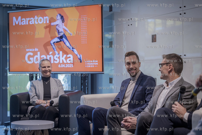 Konferencja prasowa, na której poinformowano dziennikarzy...