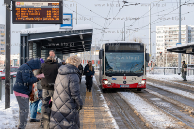 Zima w Gdańsku. Morena. Komunikacja miejska - przystanek...