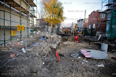 Gdansk. Remont drog i domow w gdanskiej dzielnicy Letnica,...