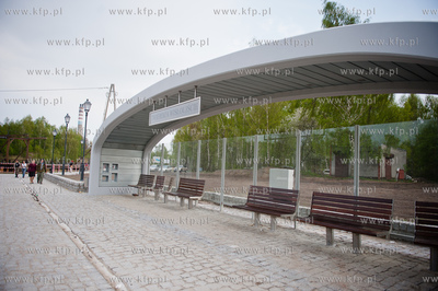 Gdansk. Przystanek tramwaju wodnego przy Nabrzezu Barkowym...