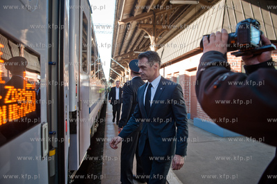 Gdansk. Peron Dworca Glownego PKP. Briefing  prasowy...