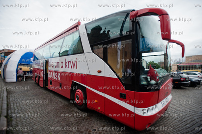 Gdansk. Swiatowy Dzien Krwiodawcy. Bankowa Akcja Honorowego...