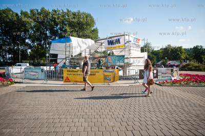 Gdynia. Remont fontanny na Skwerze Kosciuszki.
10.07.2013
fot....