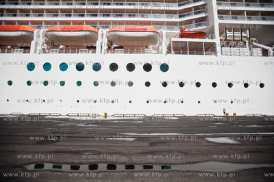 Port w Gdyni. Nabrzeze Francuskie. Wizyta wycieczkowca...