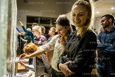 Gdansk. Klub Zak. Malarski performance Mikolaja Harmozy...