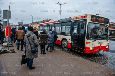 Gdańsk. Tymczasowy przystanek autobusowy Brama Wyżynna.
24.01.2018
fot....