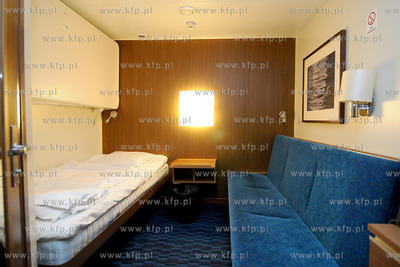 Gdynia. Do nabrzeza w Baltyckim Terminalu Kontenerowym...