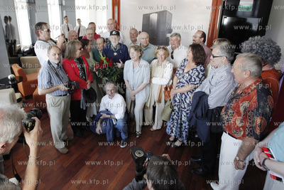Uroczyste wreczenie Frankowi Walickiemu Zlotego Medalu...