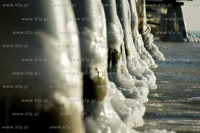 Mrozny poranek w Gdyni Orlowie. Nz. zamarzniete orlowskie...