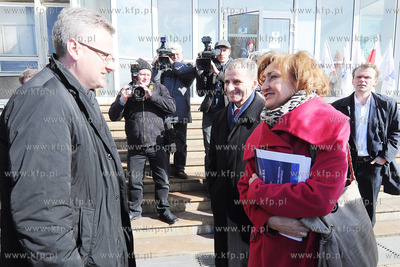 Minister Skarbu Aleksander Grad odwiedzil spolki dzialajace...