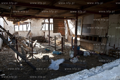 W wyniku trąby powietrznej, która przeszła nad ...