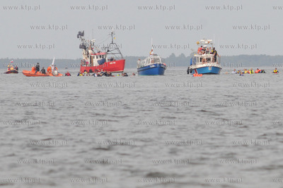 XII edycja Marszu Sledzia przez Zatoke Pucka na trasie...