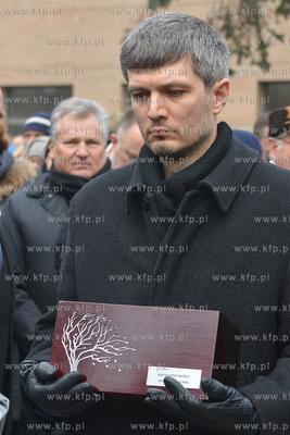 Rodzina, przyjaciele, znajomi, wspolpracownicy - setki...