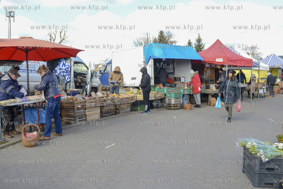 Rumia. Sobota - dzien targowy na rumskim targowisku...