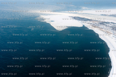 Kra na Wisle w okolicy ujscia rzeki do Zatoki Gdanskiej....