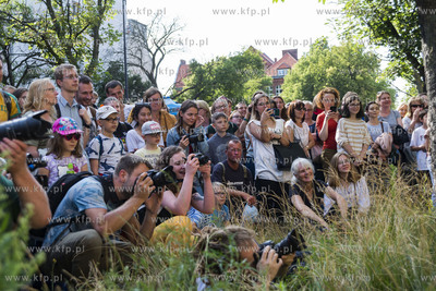 Gdańsk. Festiwal teatrów Ulicznych FETA. Always Drinking...